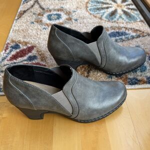 Grey heeled slip on ankle boots / shoes, size 8.5, Croft & Barrow Ortholite